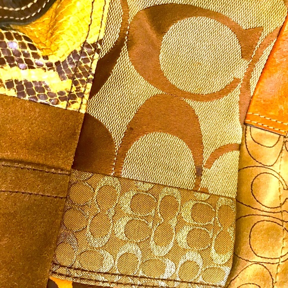 Coach patchwork purse, good used condition. Made of leather, suede, fabrics. - Picture 11 of 16